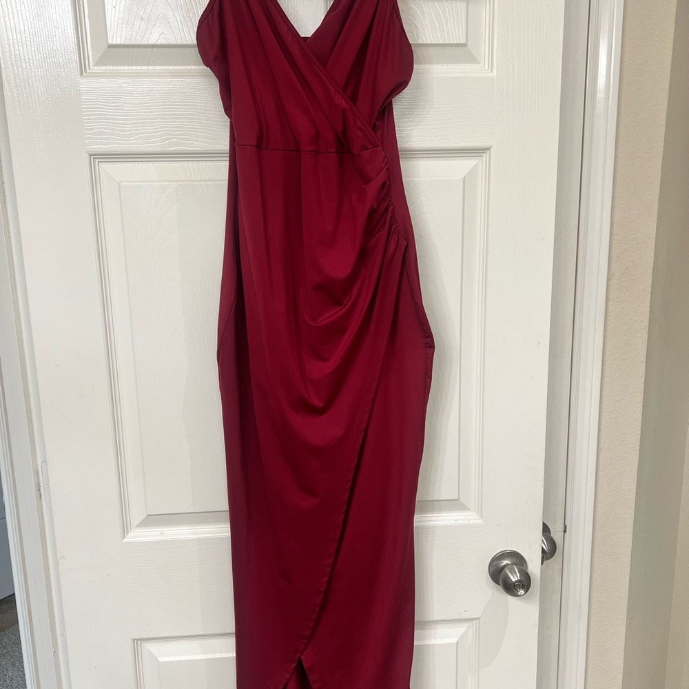 Elegant Burgundy Sleeveless Dress